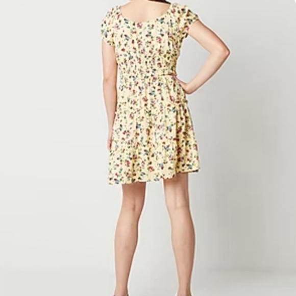 NWT By & By Size Medium 3 Tier Ruffle Short Sleeve Floral Print Dress. - Picture 3 of 12